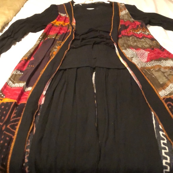 Globe Trotter 3 Pc Multicolored Rayon Pant Suit-XS - Picture 4 of 8